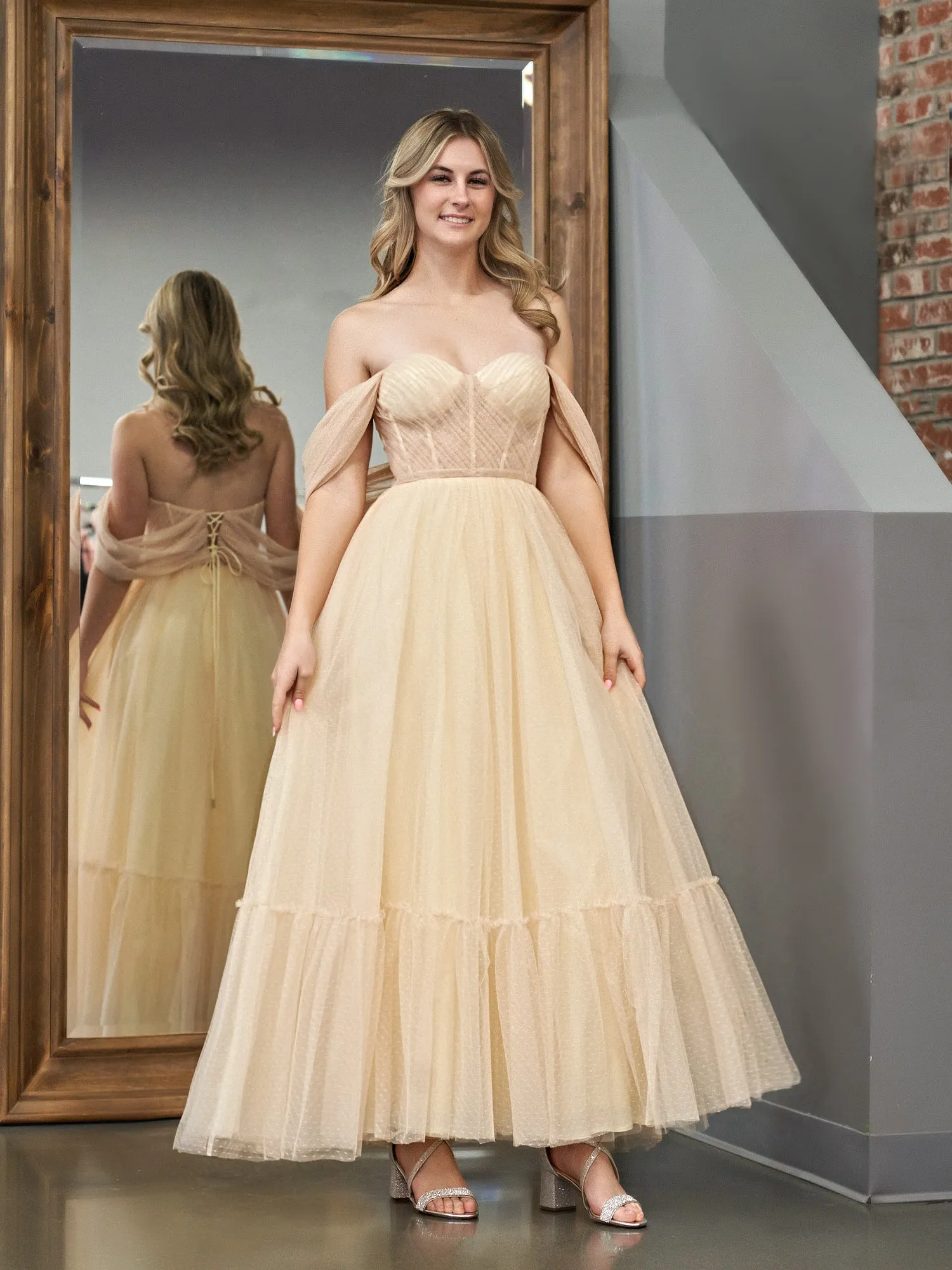 Nova | A-Line Tulle Sweetheart Tea-Length Homecoming Dress